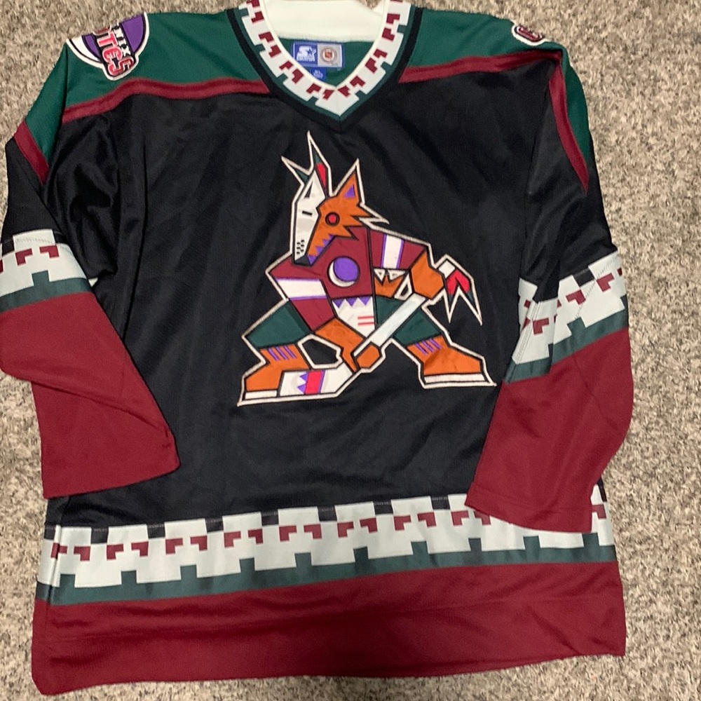 Mens xl coayotes NHL jersey great condition
